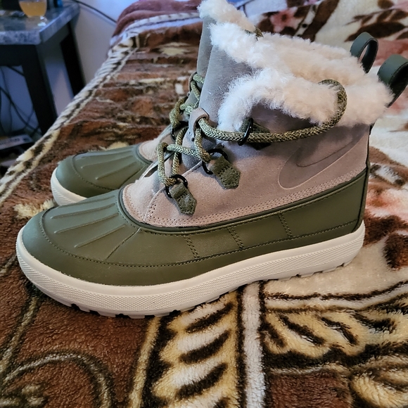 Nike | Shoes | Nike Woodside Chukka 2 